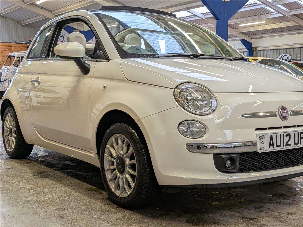 <p>2012 FIAT 500 C LOUNGE</p>