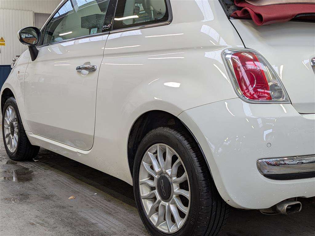 <p>2012 FIAT 500 C LOUNGE</p>