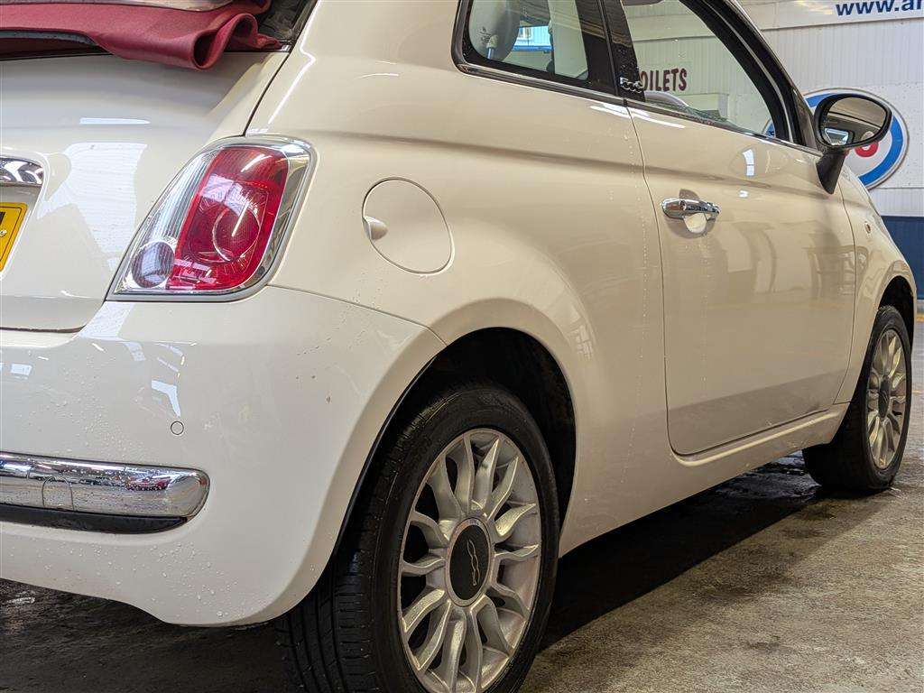 <p>2012 FIAT 500 C LOUNGE</p>