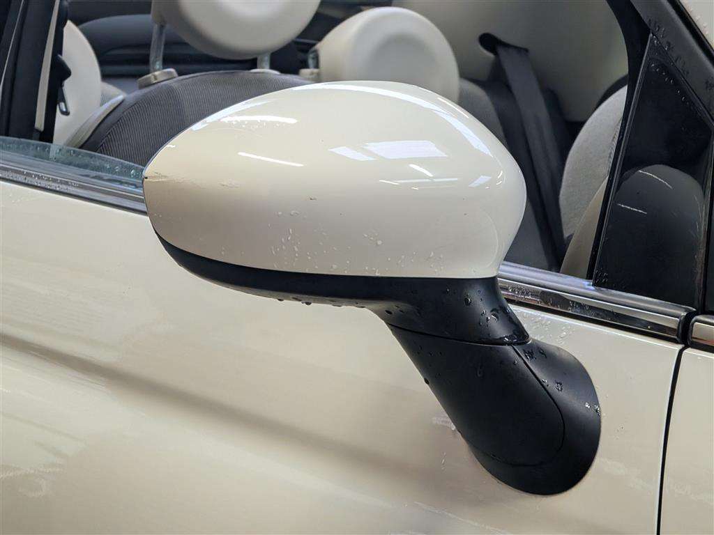 <p>2012 FIAT 500 C LOUNGE</p>
