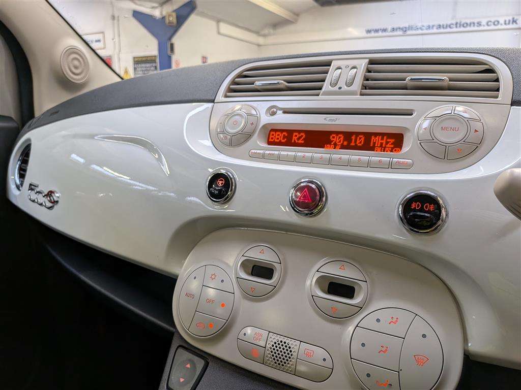 <p>2012 FIAT 500 C LOUNGE</p>