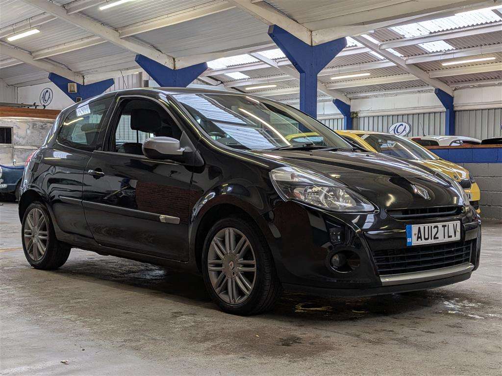 <p>2012 RENAULT CLIO DYNAMIQUE TOMTOM TCE</p>