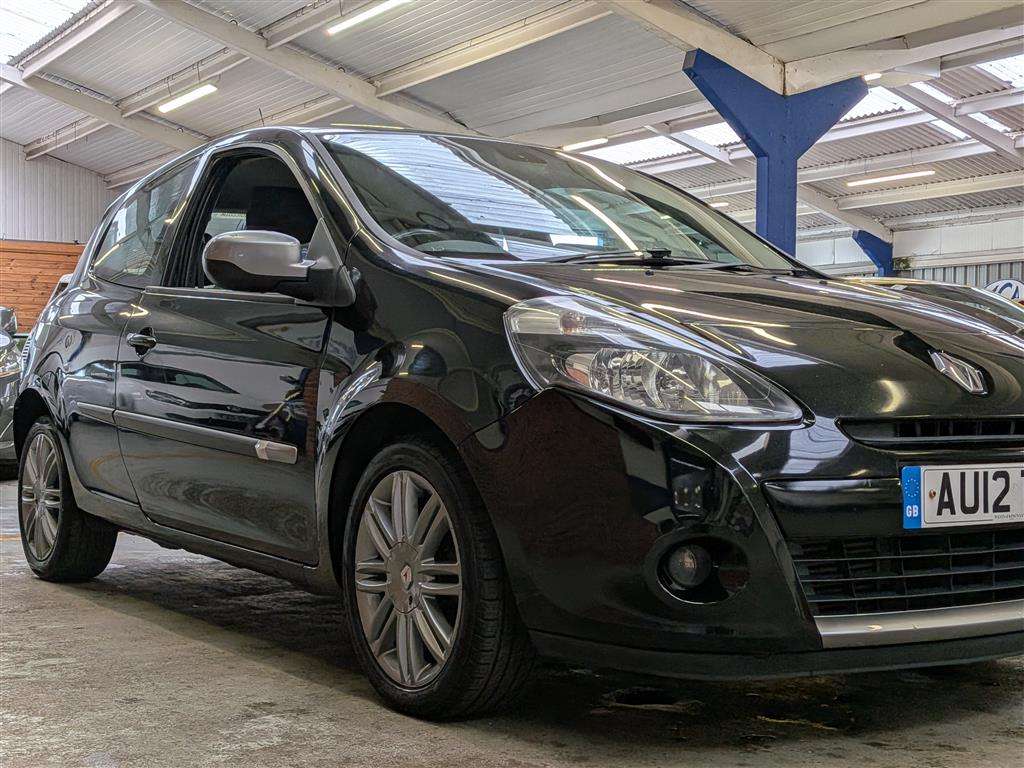 <p>2012 RENAULT CLIO DYNAMIQUE TOMTOM TCE</p>