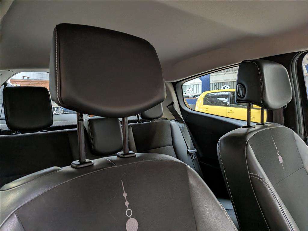 <p>2012 RENAULT CLIO DYNAMIQUE TOMTOM TCE</p>