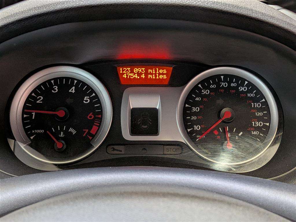 <p>2012 RENAULT CLIO DYNAMIQUE TOMTOM TCE</p>
