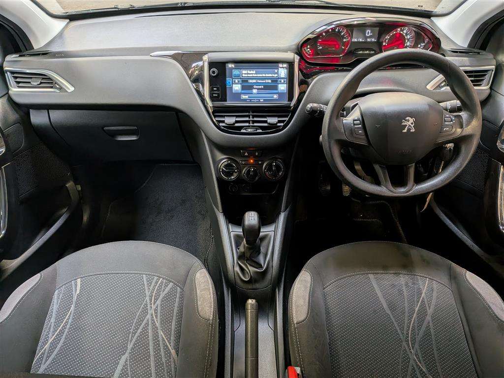 <p>2015 PEUGEOT 208 ACTIVE</p>