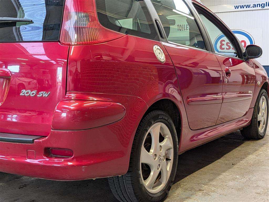 <p>2006 PEUGEOT 206 VERVE SW</p>