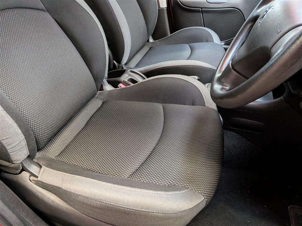 <p>2006 PEUGEOT 206 VERVE SW</p>