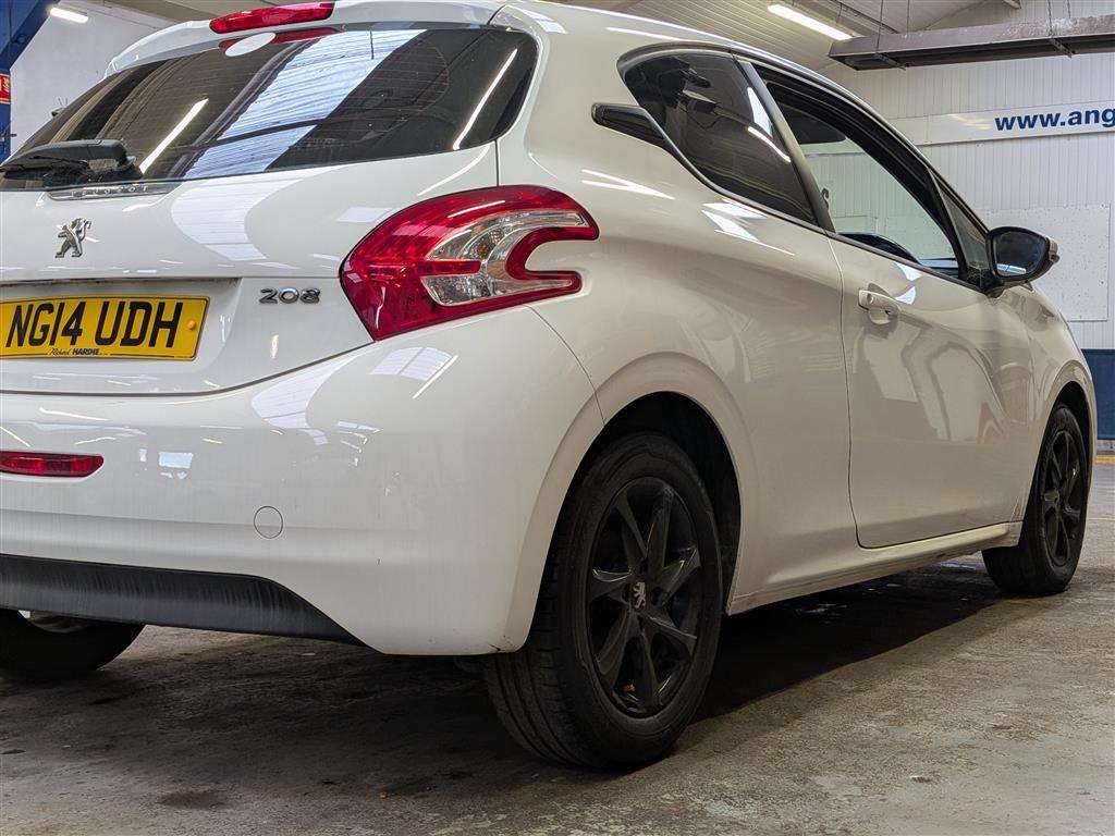 <p>2014 PEUGEOT 208 ACTIVE</p>