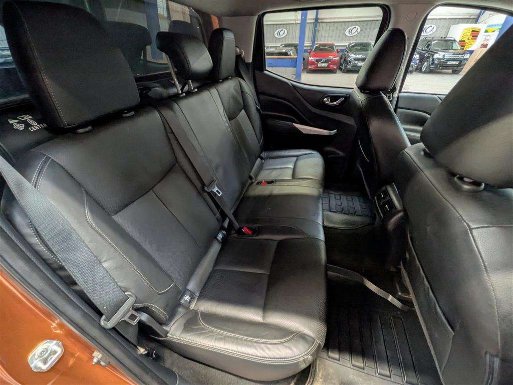 <p>2016 NISSAN NP300 NAVARA TEKNA DCI</p>