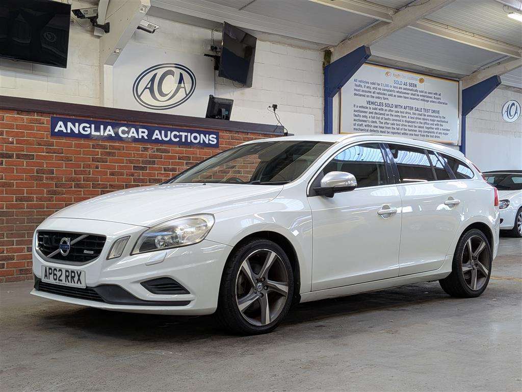 <p>2012 VOLVO V60 R-DESIGN T4 AUTO</p>