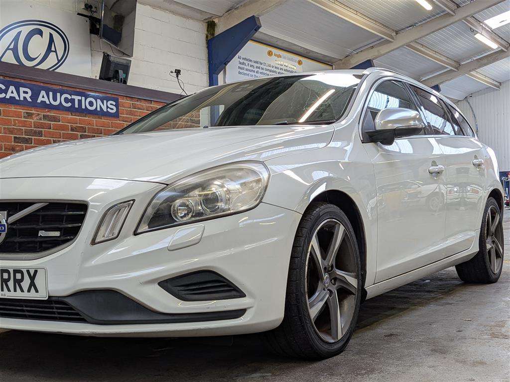 <p>2012 VOLVO V60 R-DESIGN T4 AUTO</p>