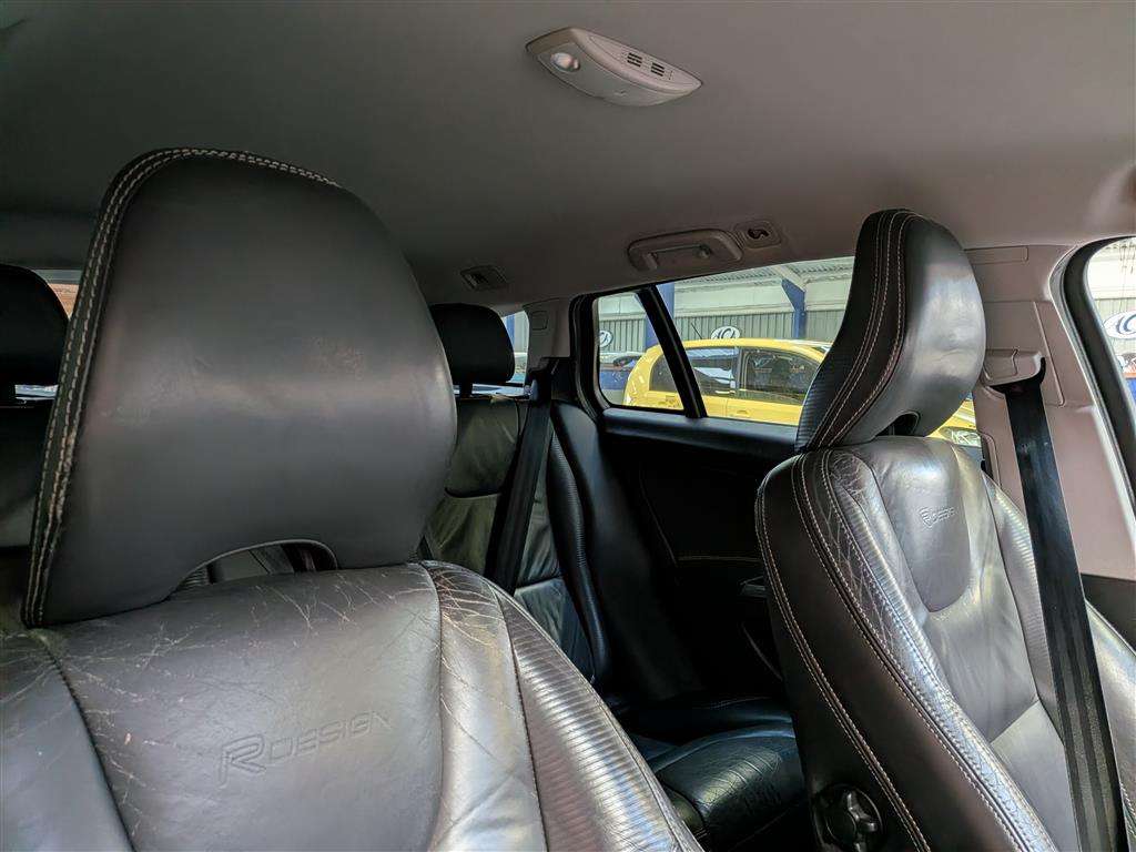 <p>2012 VOLVO V60 R-DESIGN T4 AUTO</p>