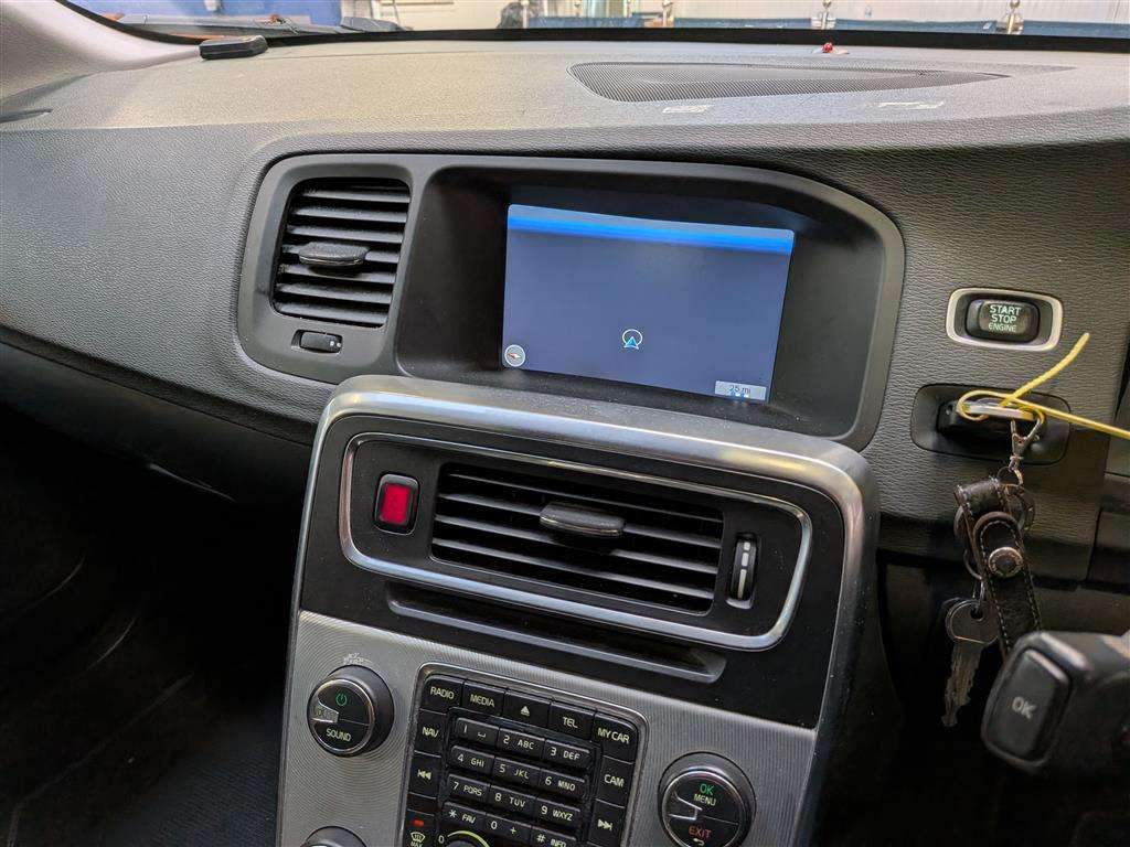<p>2012 VOLVO V60 R-DESIGN T4 AUTO</p>
