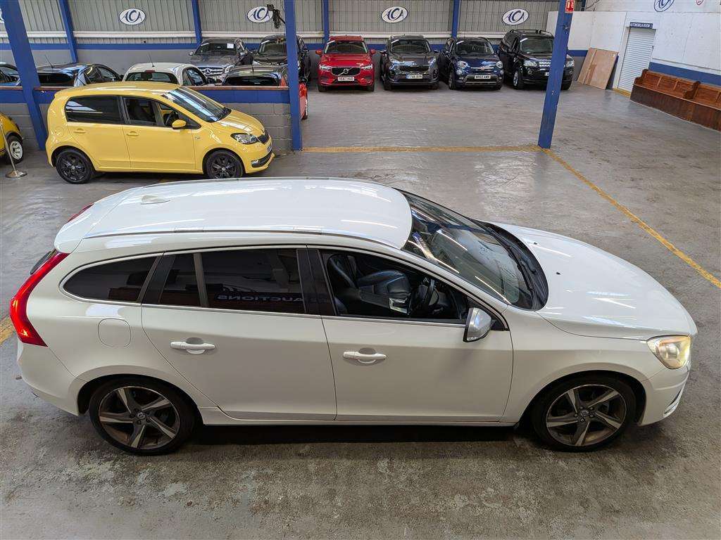 <p>2012 VOLVO V60 R-DESIGN T4 AUTO</p>