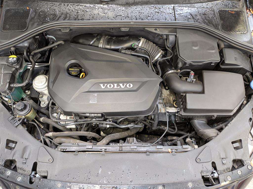 <p>2013 VOLVO V60 SE LUX T4 AUTO</p>