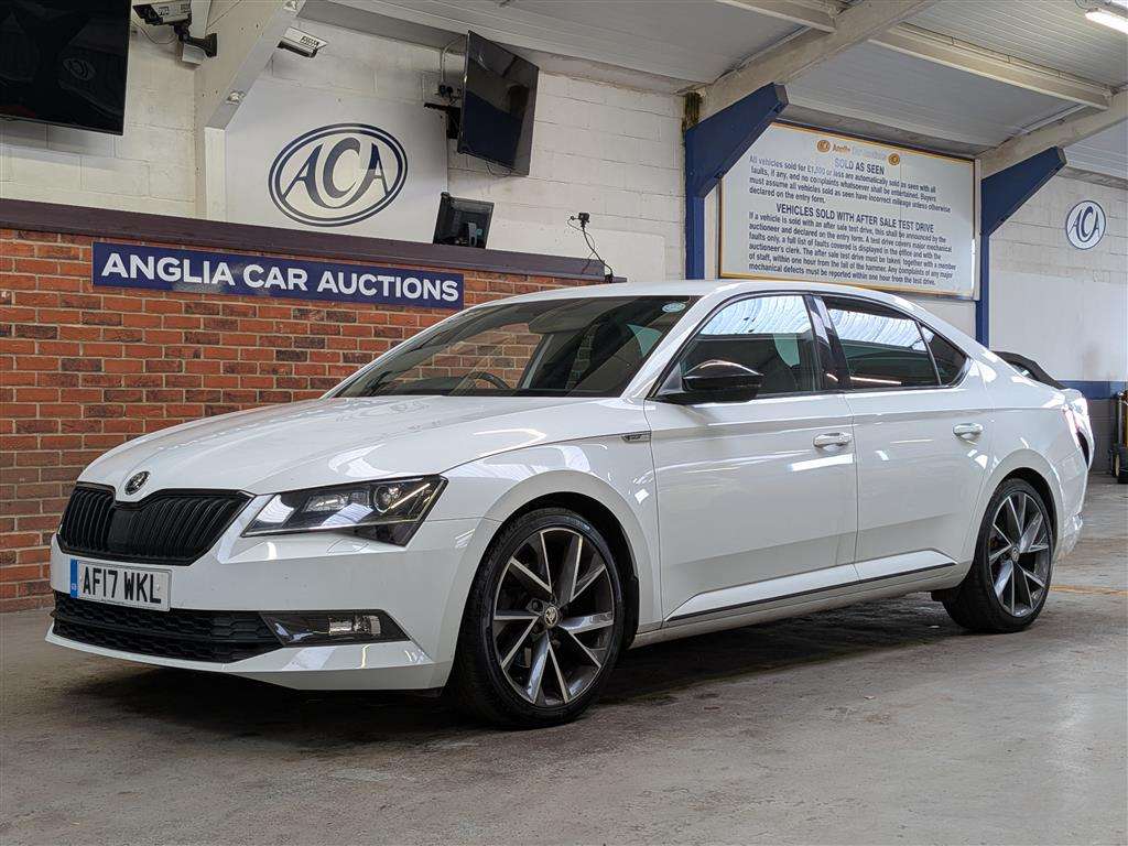 <p>2017 SKODA SUPERB SPORTLINE TSI S-A</p>