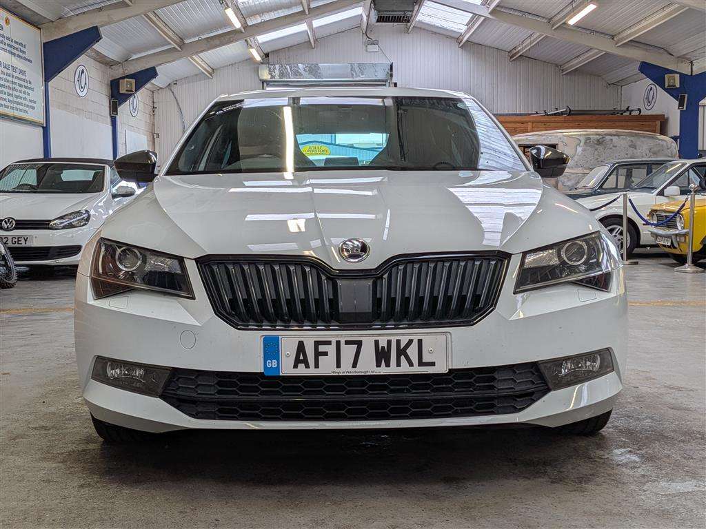 <p>2017 SKODA SUPERB SPORTLINE TSI S-A</p>