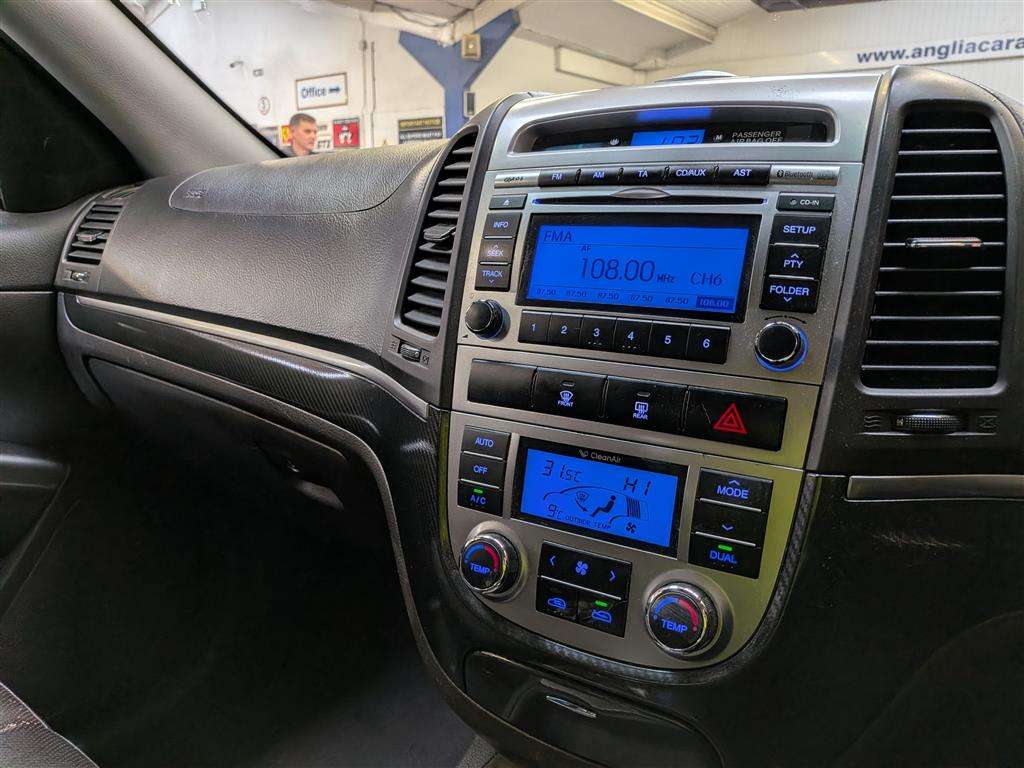 <p>2012 HYUNDAI SANTA FE PREMIUM CRDI A</p>