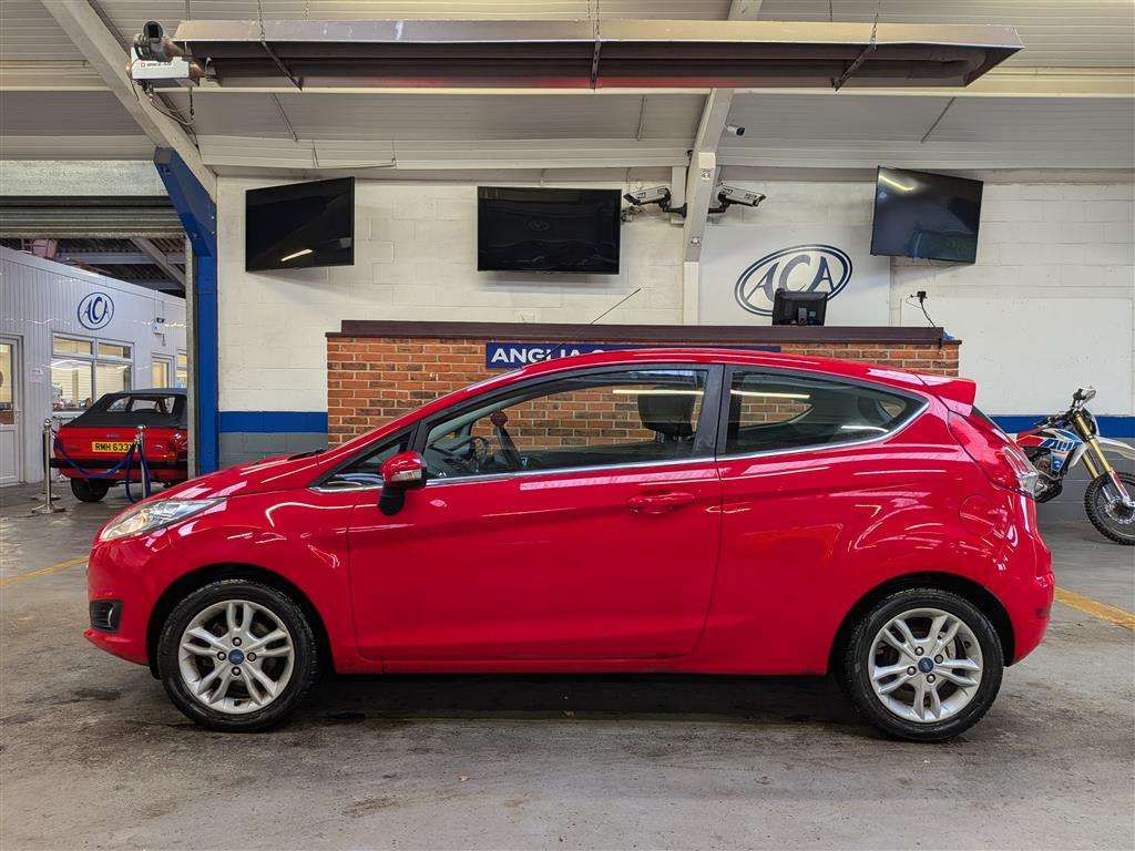 <p>2014 FORD FIESTA ZETEC</p>