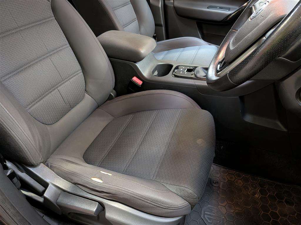 <p>2017 MG GS EXCITE</p>
