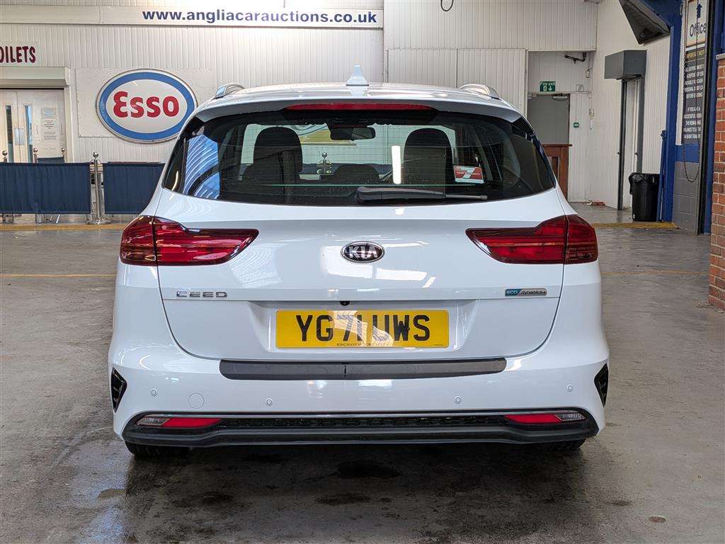<p>2021 KIA CEED 2 NAV CRDI ISG MHEV</p>