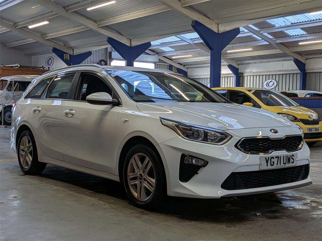 <p>2021 KIA CEED 2 NAV CRDI ISG MHEV</p>