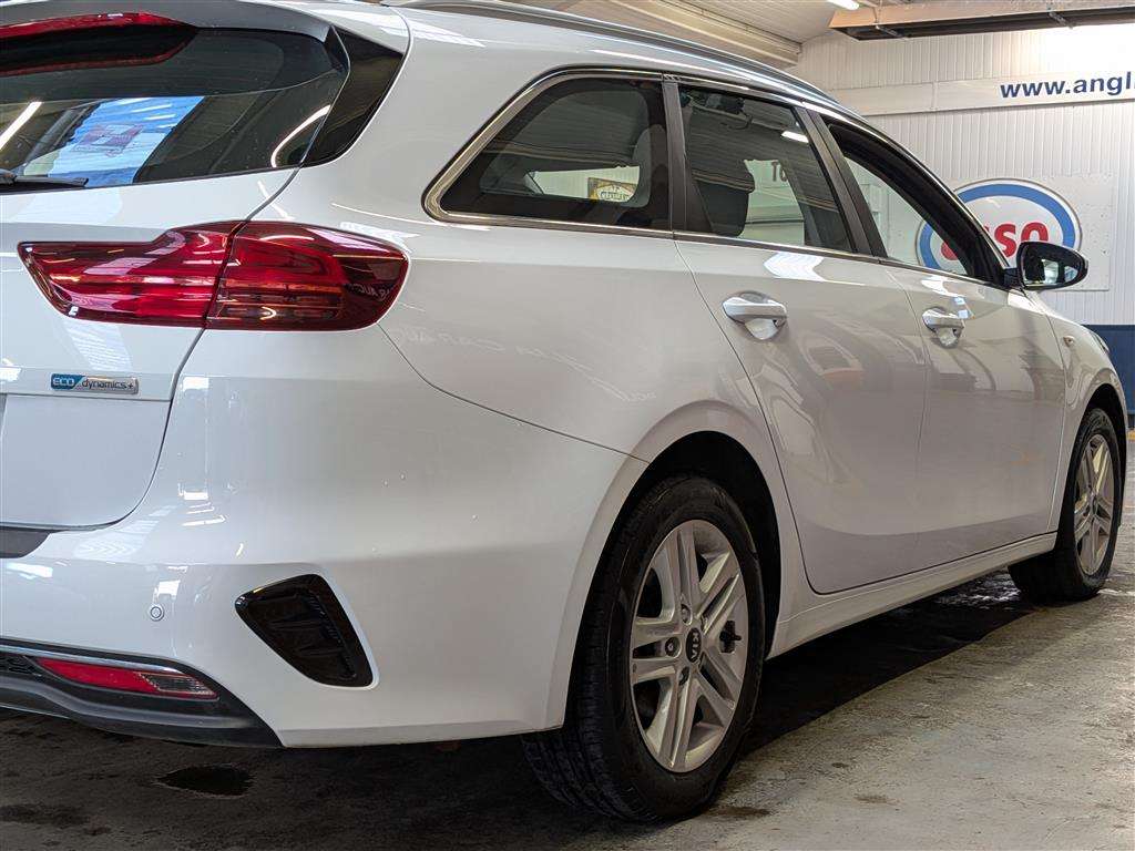 <p>2021 KIA CEED 2 NAV CRDI ISG MHEV</p>