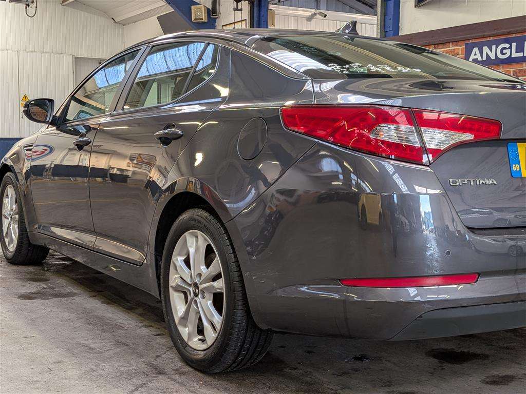 <p>2013 KIA OPTIMA 2 TECH CRDI</p>