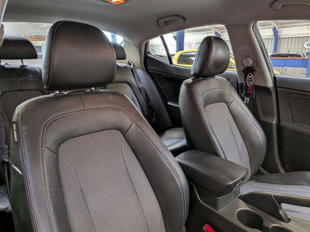 <p>2013 KIA OPTIMA 2 TECH CRDI</p>