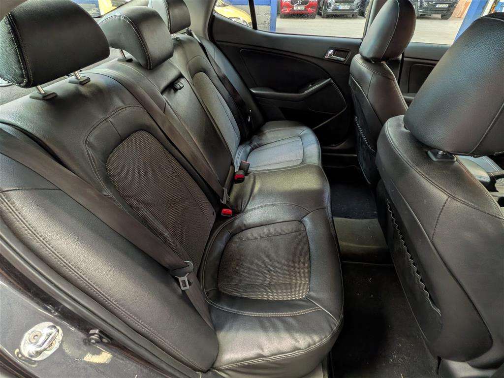 <p>2013 KIA OPTIMA 2 TECH CRDI</p>