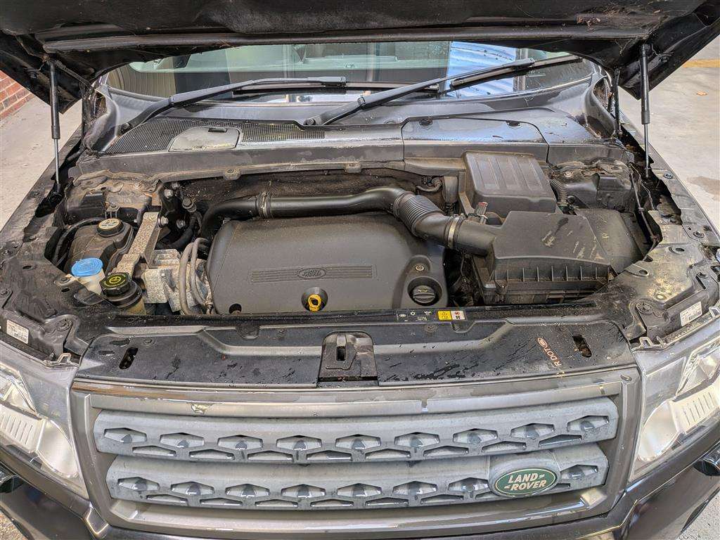 <p>2012 LAND ROVER FREELANDER SPORT LE SD4 A</p>