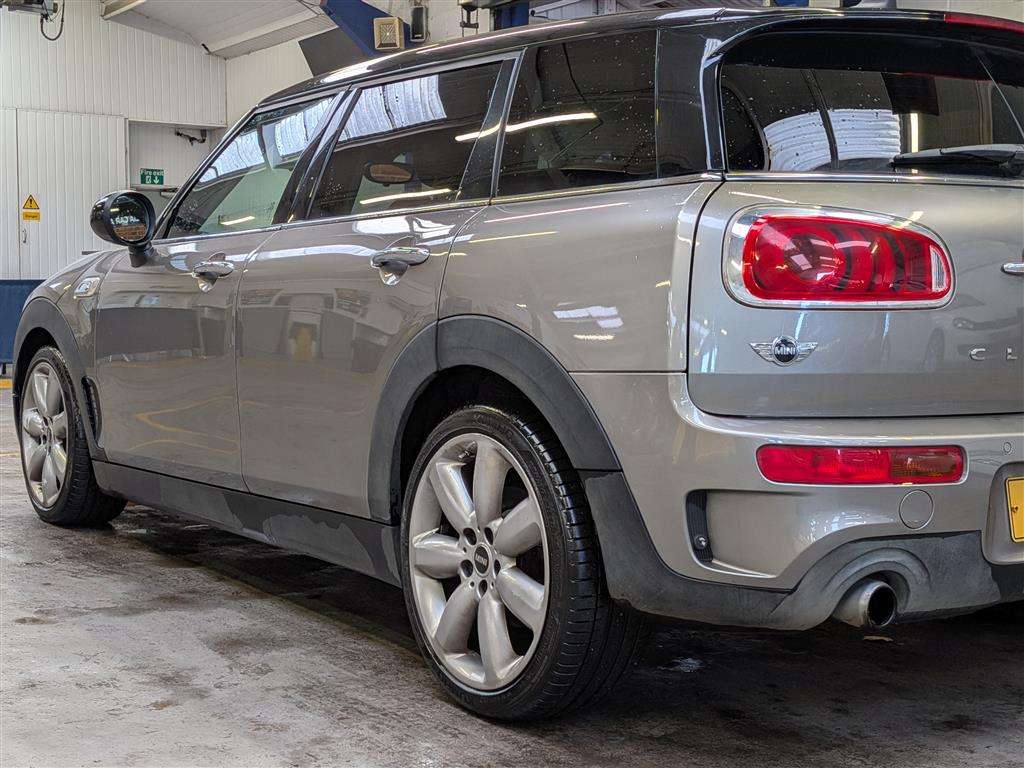 <p>2016 MINI CLUBMAN COOPER S AUTO</p>