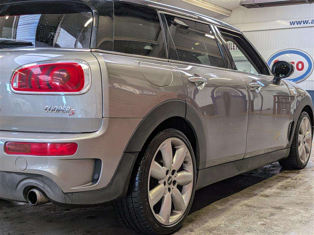 <p>2016 MINI CLUBMAN COOPER S AUTO</p>