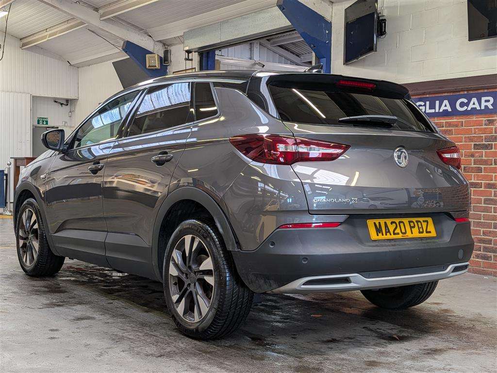 <p>2020 VAUXHALL GRANDLAND X SRI NAV TURBO</p>