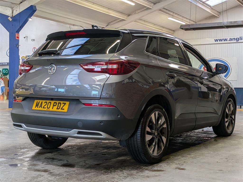 <p>2020 VAUXHALL GRANDLAND X SRI NAV TURBO</p>