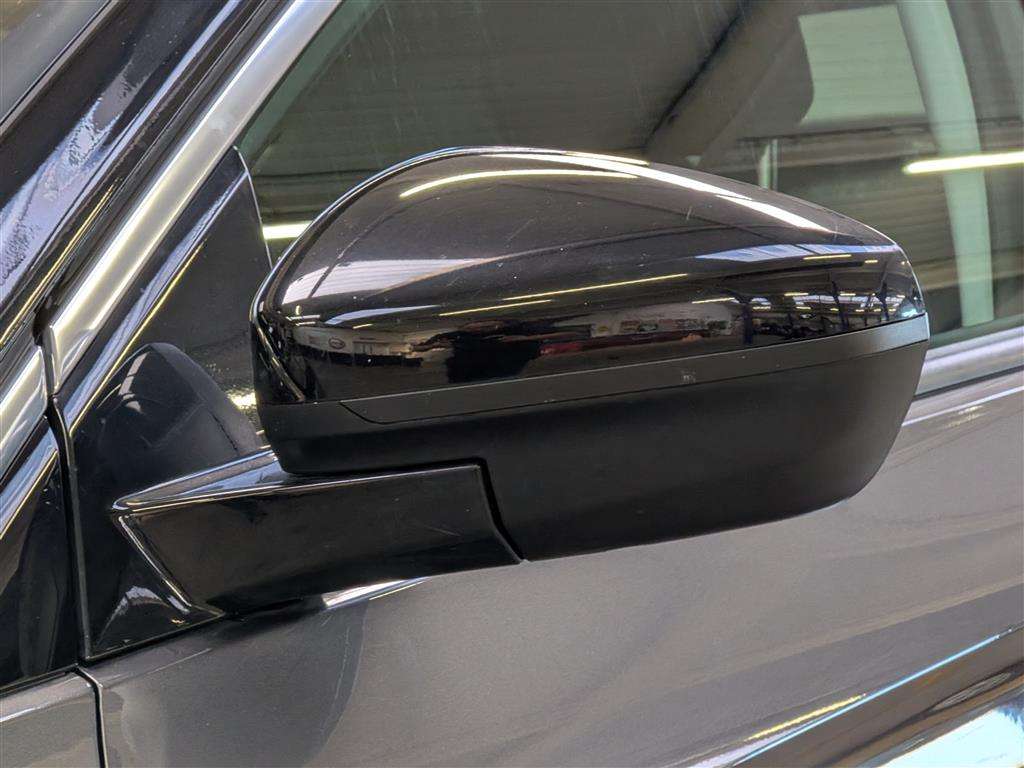 <p>2020 VAUXHALL GRANDLAND X SRI NAV TURBO</p>