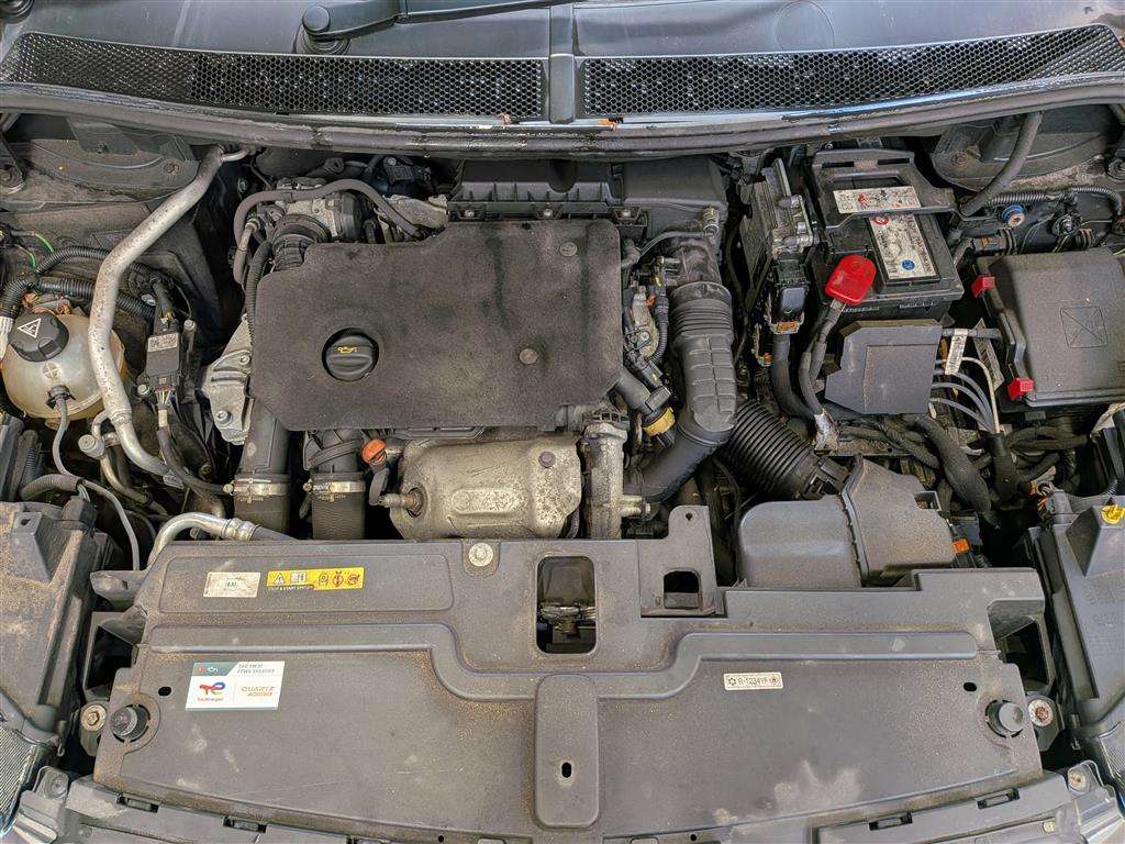 <p>2020 VAUXHALL GRANDLAND X SRI NAV TURBO</p>