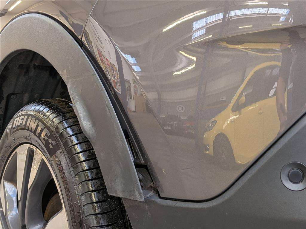 <p>2020 VAUXHALL GRANDLAND X SRI NAV TURBO</p>