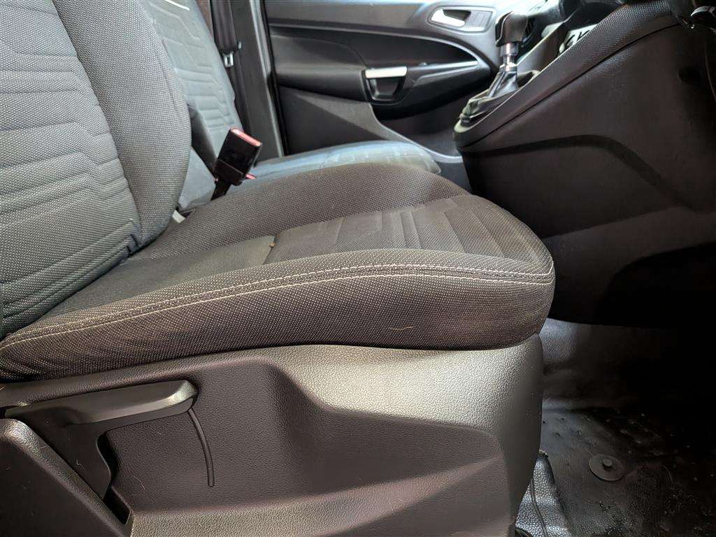 <p>2018 FORD TRANSIT CONNECT 200 LIMIT</p>