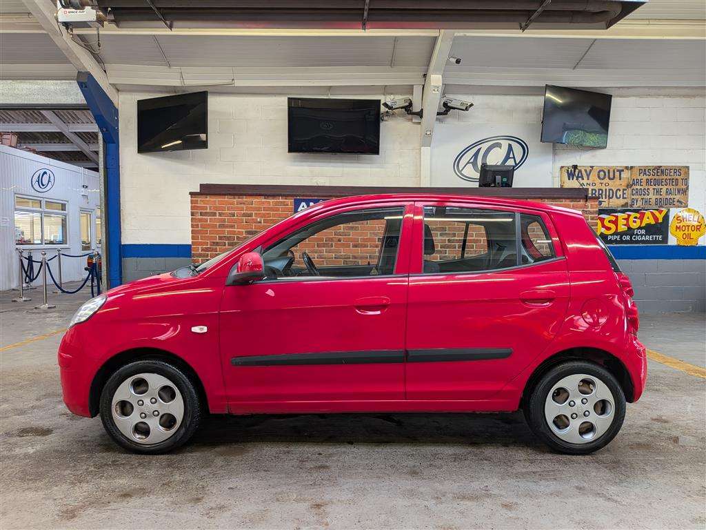 <p>2010 KIA PICANTO STRIKE</p>