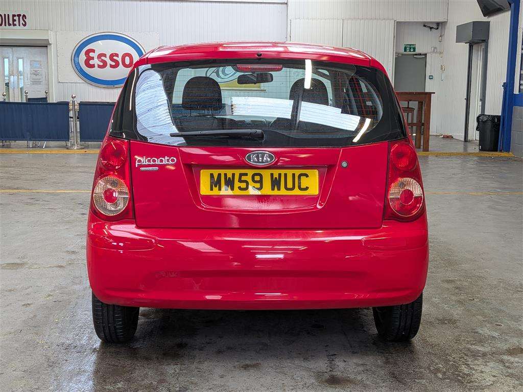 <p>2010 KIA PICANTO STRIKE</p>