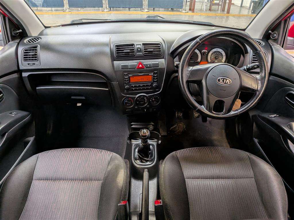 <p>2010 KIA PICANTO STRIKE</p>