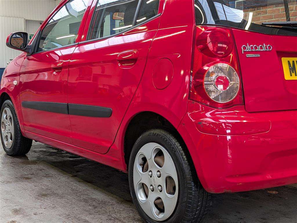 <p>2010 KIA PICANTO STRIKE</p>
