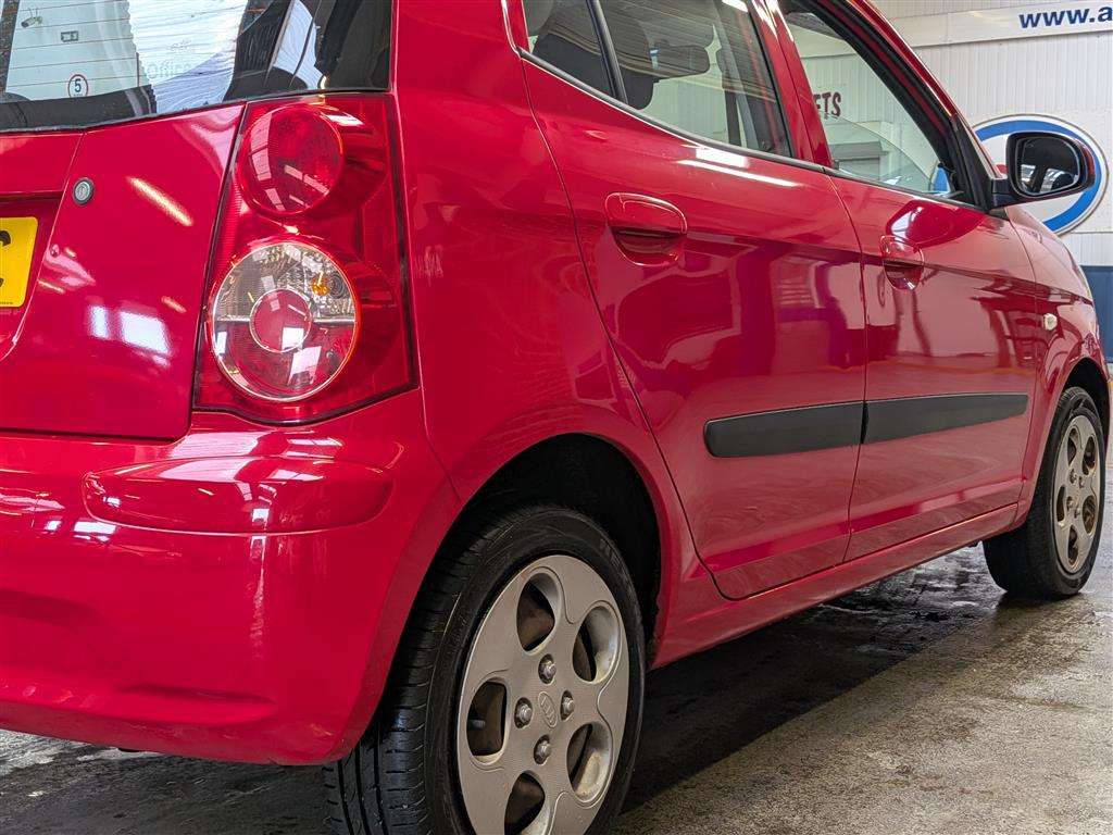 <p>2010 KIA PICANTO STRIKE</p>