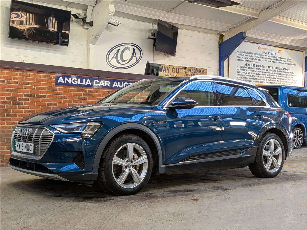 <p>2019 AUDI E-TRON 55 QUATTRO</p>