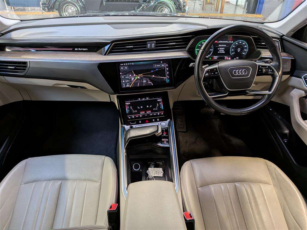 <p>2019 AUDI E-TRON 55 QUATTRO</p>
