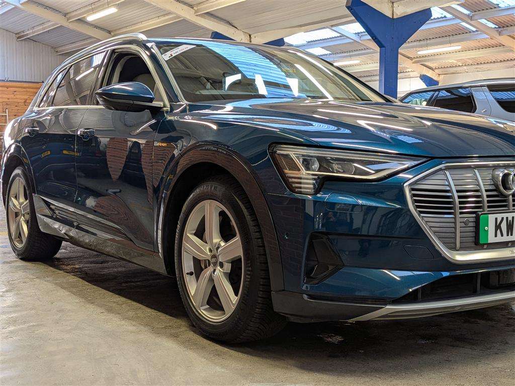 <p>2019 AUDI E-TRON 55 QUATTRO</p>