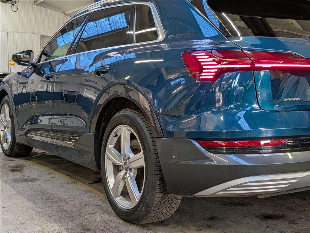 <p>2019 AUDI E-TRON 55 QUATTRO</p>