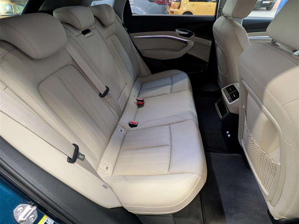 <p>2019 AUDI E-TRON 55 QUATTRO</p>